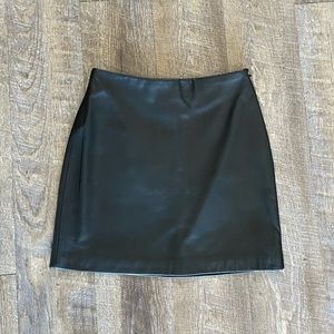 Banana Republic Genuine Leather Skirt Size 2 Black